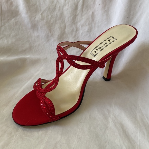 BEAUTIFUL RED SATIN HEELS, size 6 NEVER WORN. M.PATICK. PERFECT CONDITION. - Picture 4 of 9